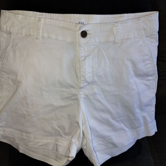 Gap Summer Shorts White Size 12 with 5" inseam - Picture 2 of 11